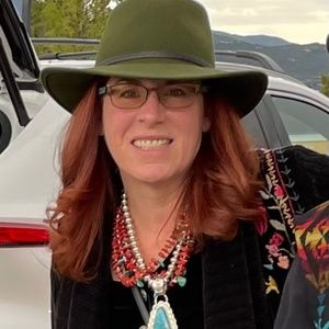 Meet your Posher, Melissa